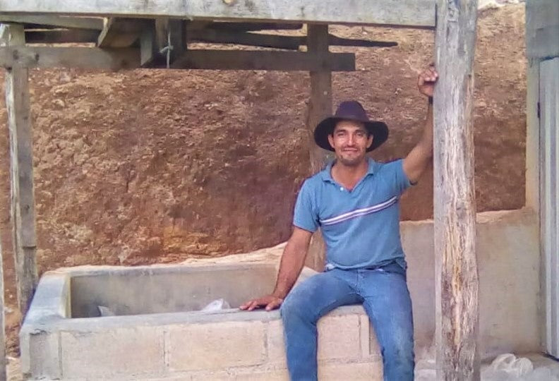 Collection of Exequiel Lopez "Microlot SABER" in a gallery layout